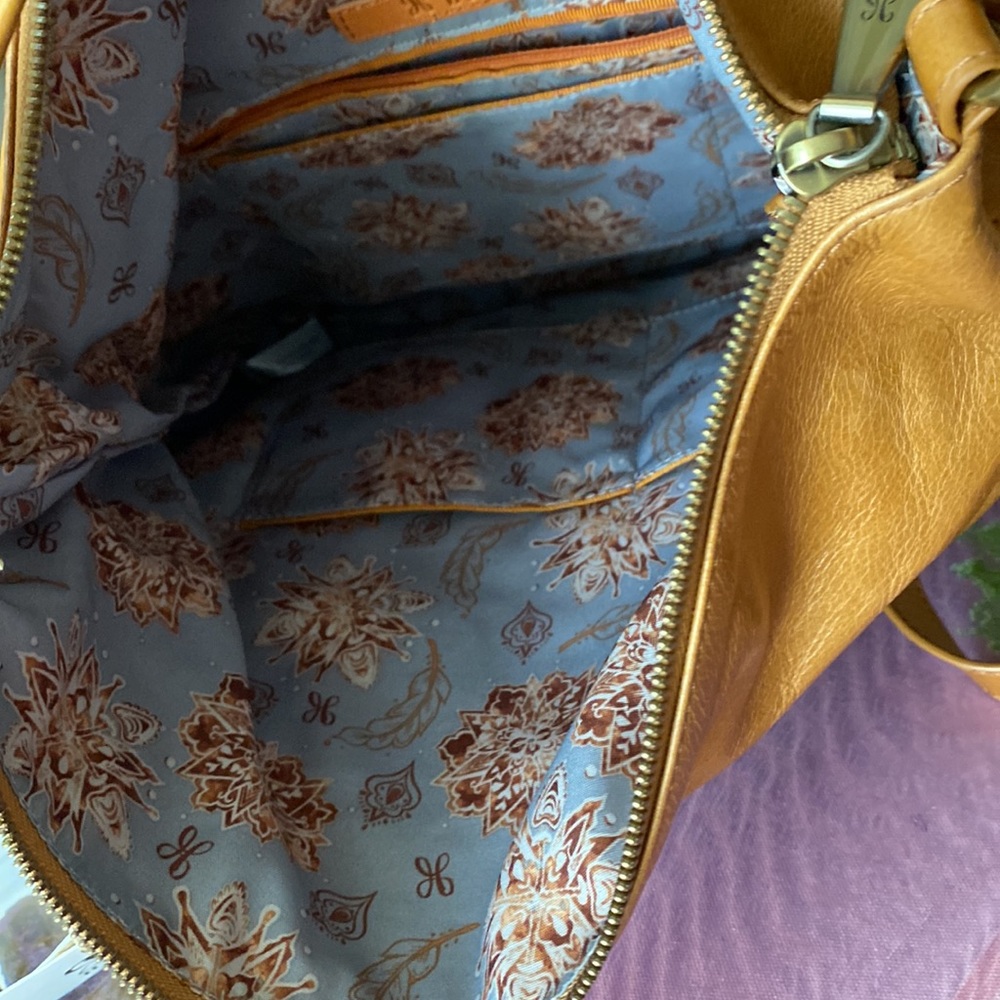 ๐ค๐NWT HOBO Leather Shoulder/Crossbody bag. - Picture 10 of 15